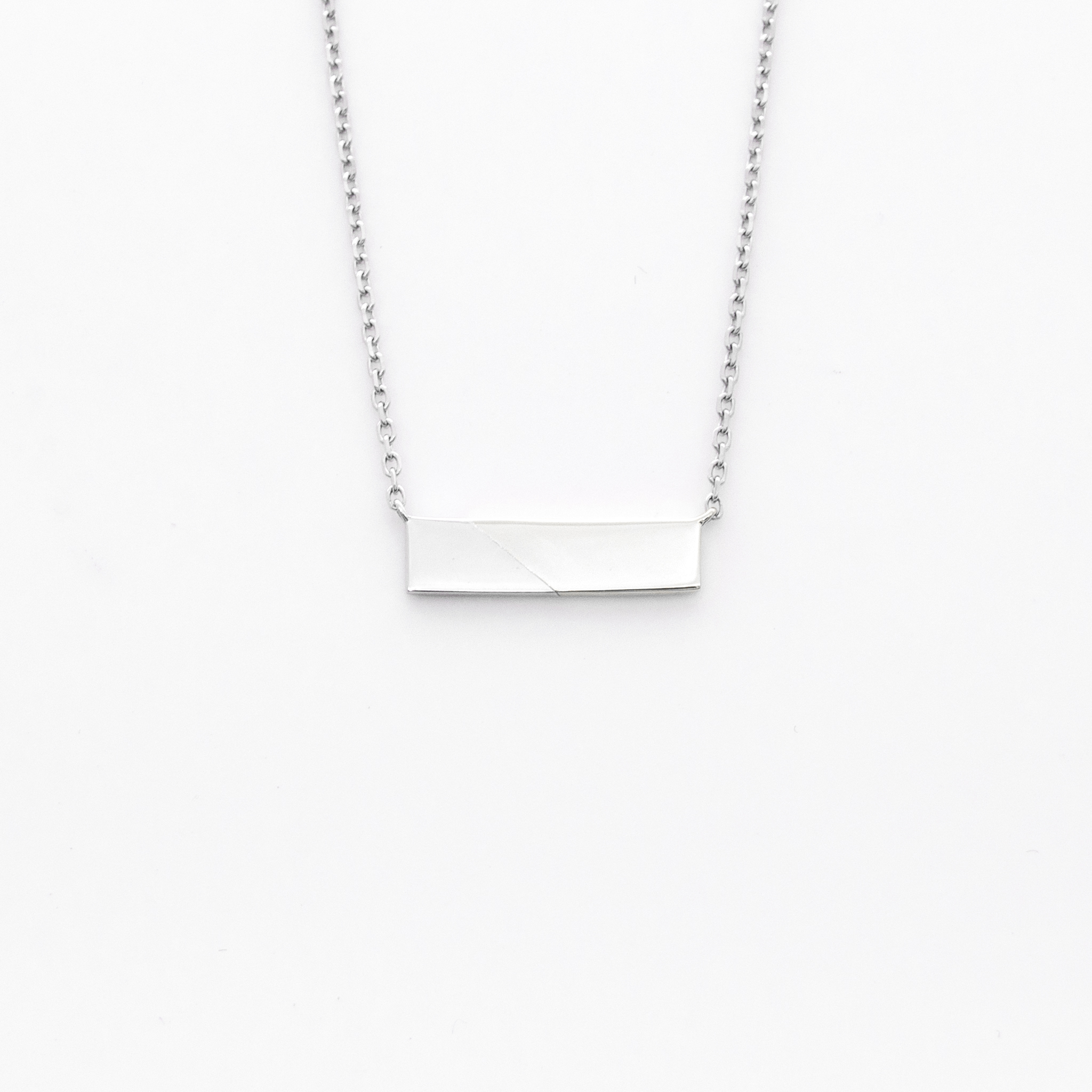 Geometric Bar Pendant w Chain